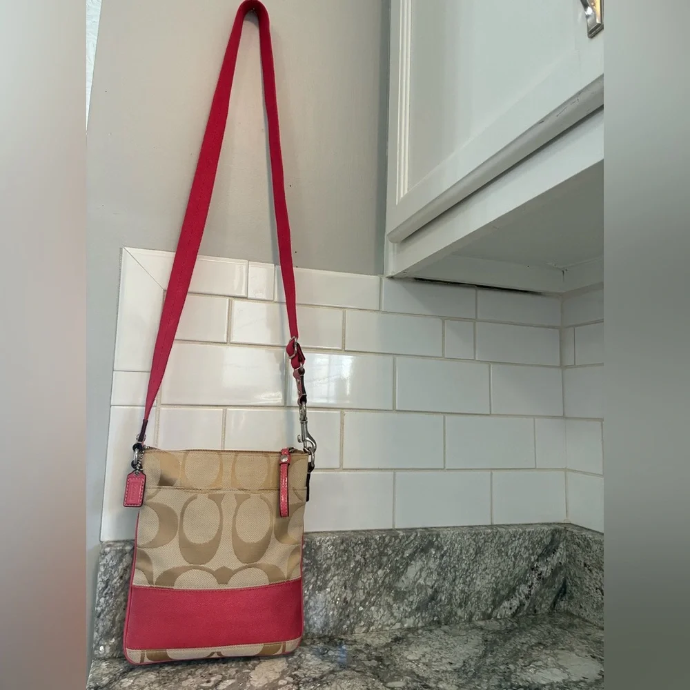 Coach Beige and Pink Crossbody Bag - Picture 2 of 16